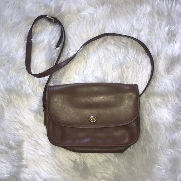 Coach Handbags - VINTAGE coach crossbody